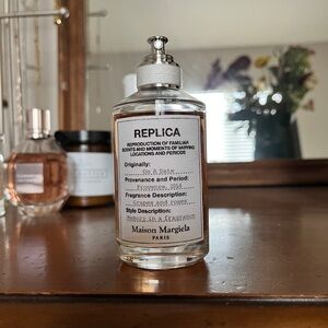 Replica On a Date Perfume